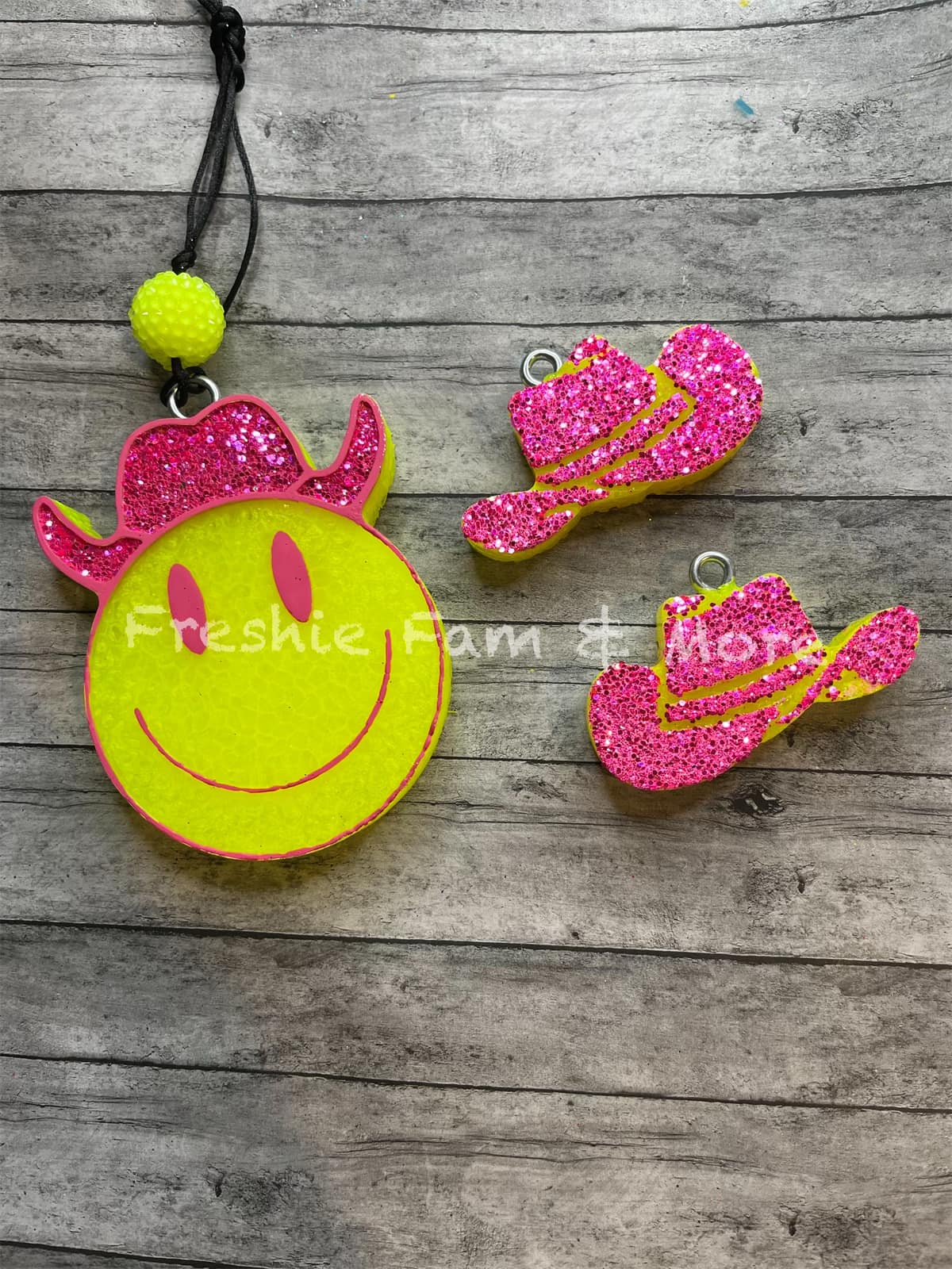 SMILE WITH COWBOY HAT & VENT CLIP SET
