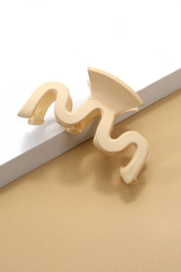 MATTE WAVY MATT HAIR CLAW CLIPS