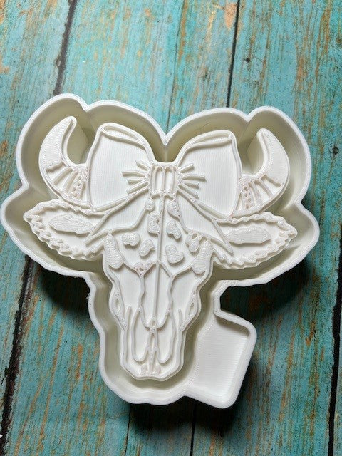 BULLSKULL WITH BOW