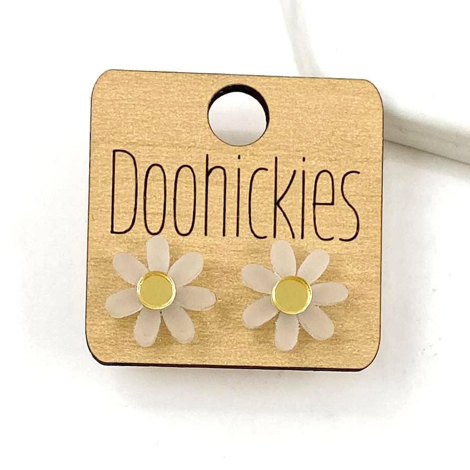 14mm Frosted Daisy Studs - Spring Earrings