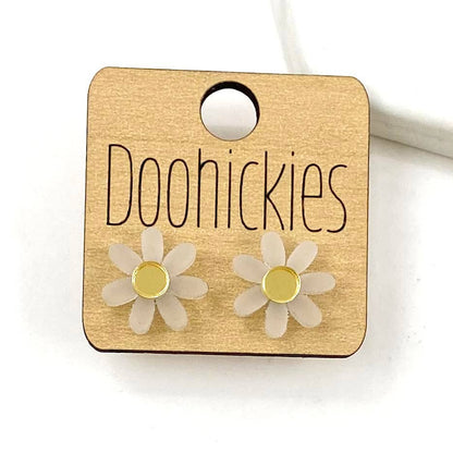 14mm Frosted Daisy Studs - Spring Earrings