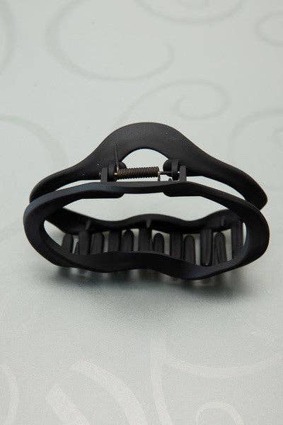 ODD OVAL SHAPE MATT LARGE HAIR CLAW CLIPS