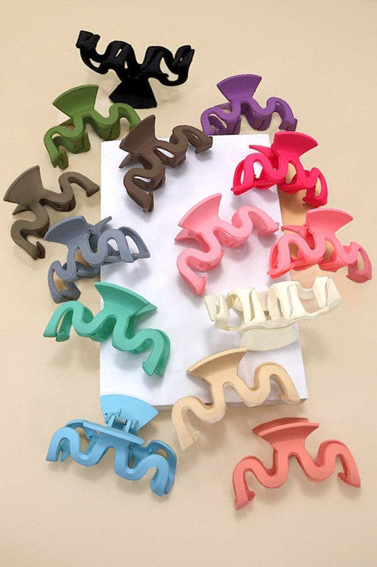 MATTE WAVY MATT HAIR CLAW CLIPS