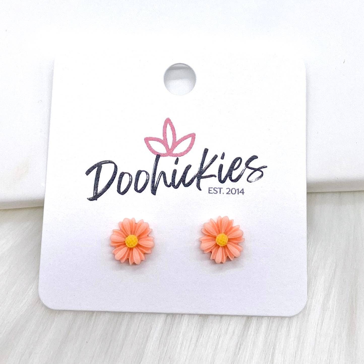8mm Lil' Daisy Studs -Earrings