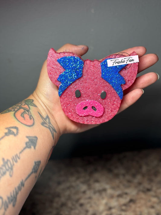 PIG WITH BOW