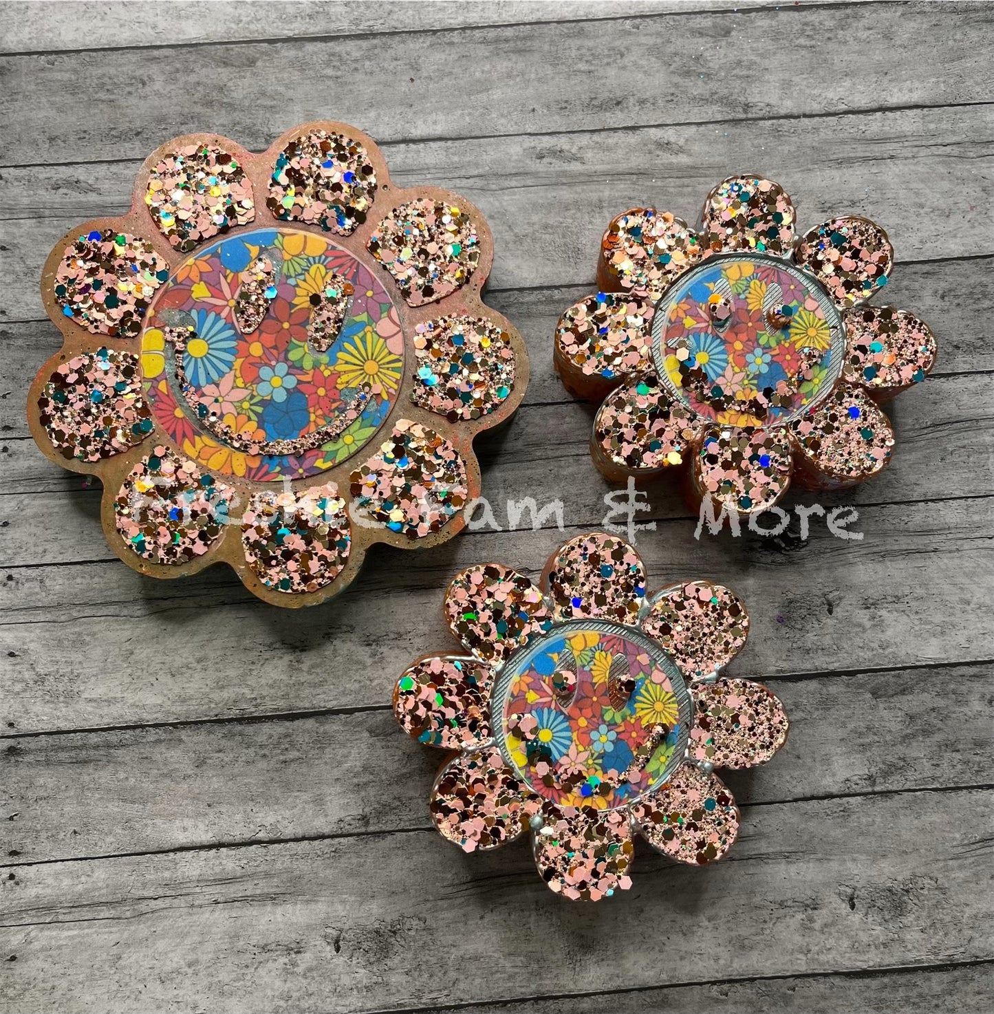 Retro Flower Smile & Vent Clip set of 2