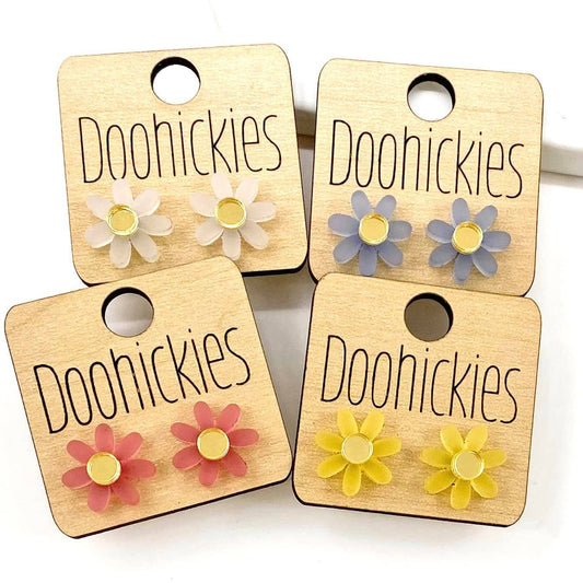 14mm Frosted Daisy Studs - Spring Earrings
